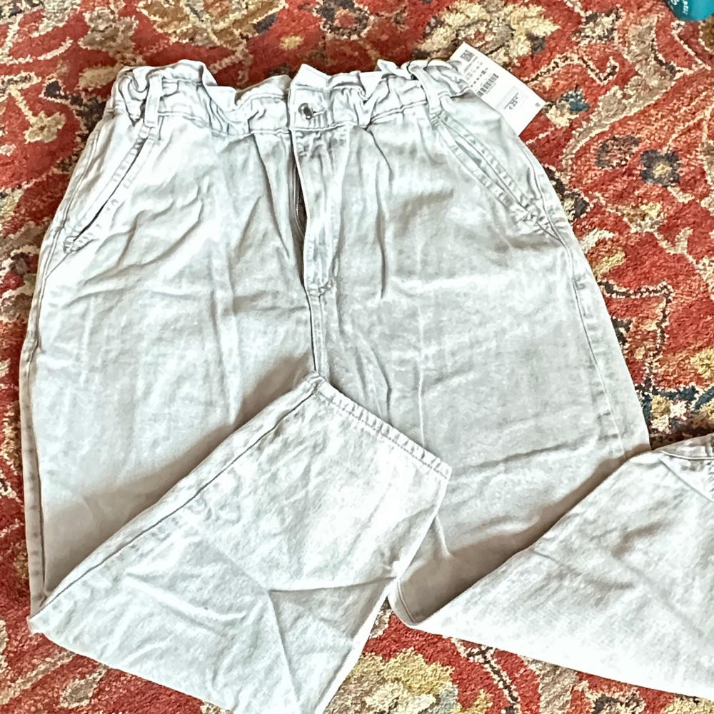 NWT Zara light gray paperbag jeans.  Size 10